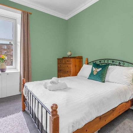 Bright And Quiet Edinburgh Home Bagian luar foto