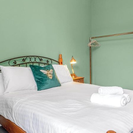Bright And Quiet Edinburgh Home Bagian luar foto