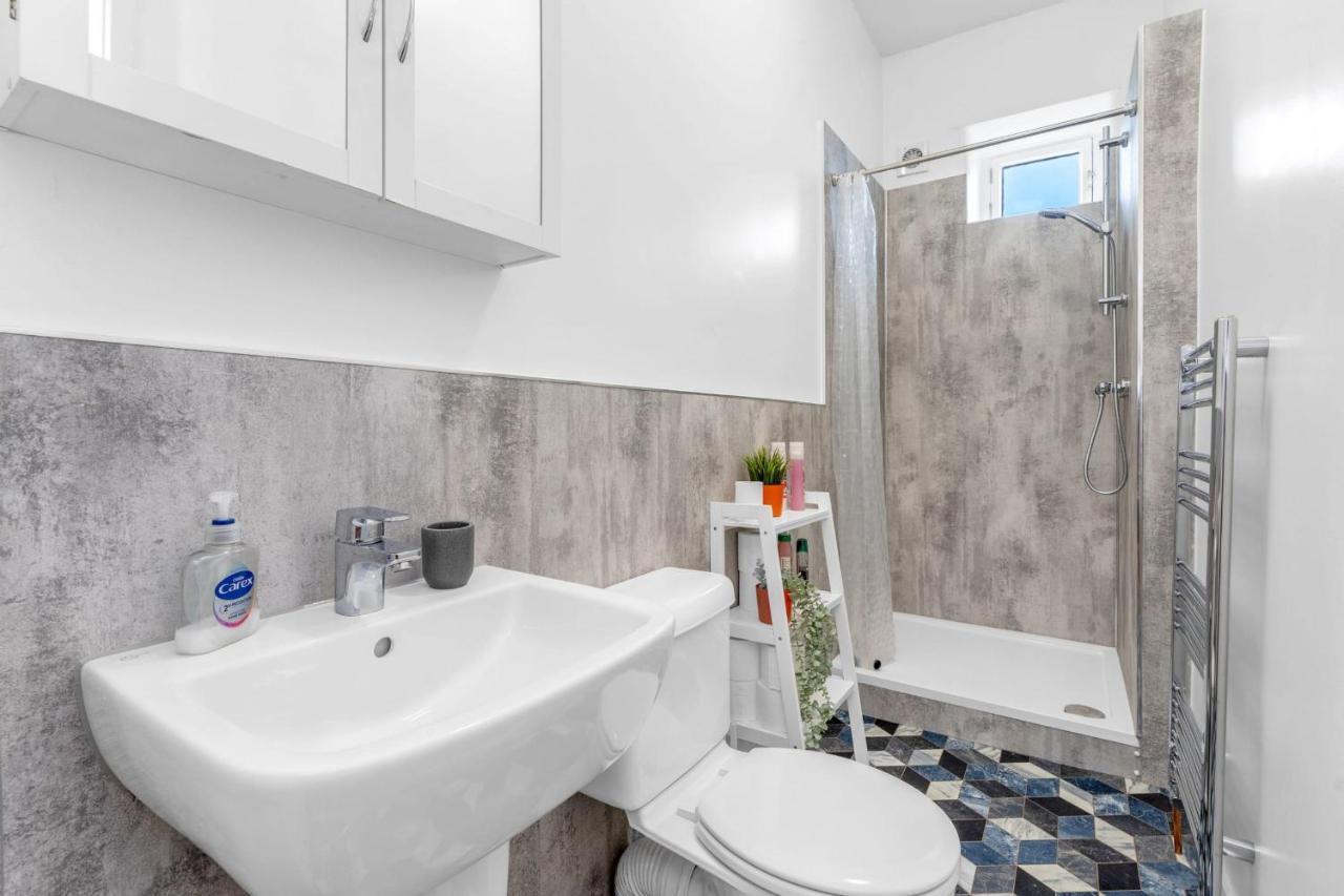 Bright And Quiet Edinburgh Home Bagian luar foto