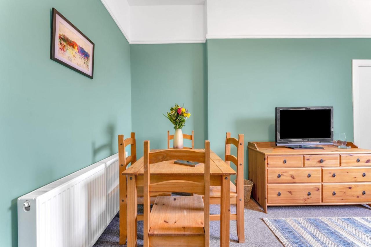 Bright And Quiet Edinburgh Home Bagian luar foto