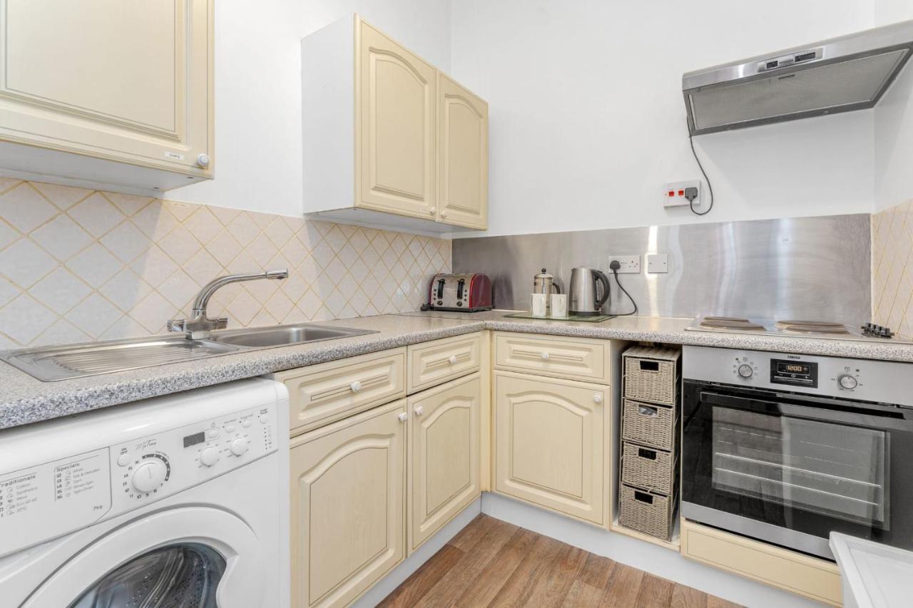 Bright And Quiet Edinburgh Home Bagian luar foto