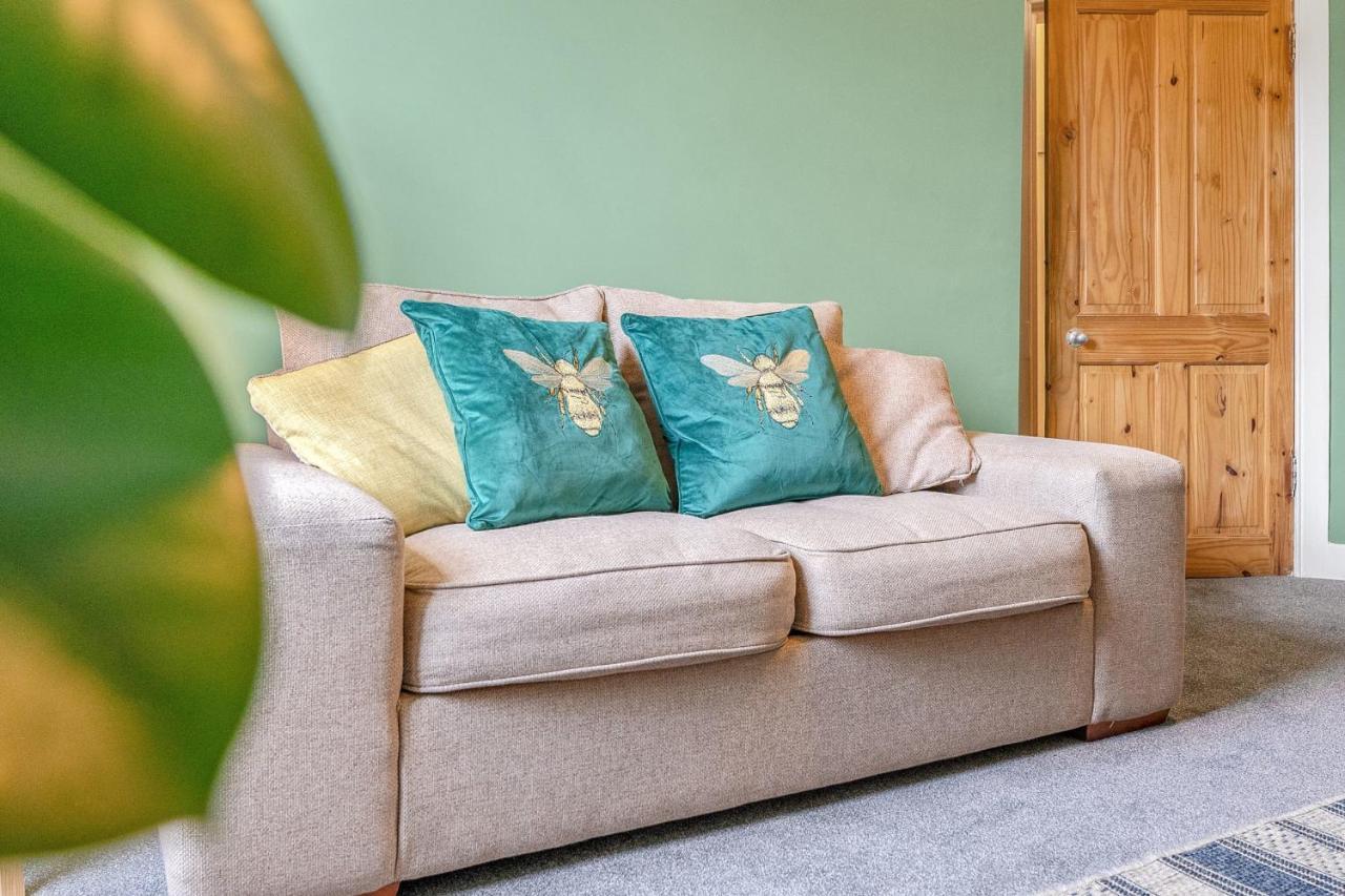 Bright And Quiet Edinburgh Home Bagian luar foto