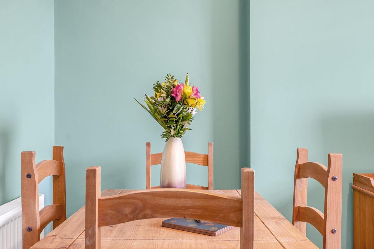 Bright And Quiet Edinburgh Home Bagian luar foto