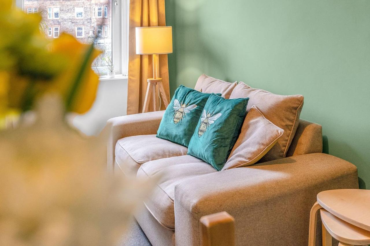 Bright And Quiet Edinburgh Home Bagian luar foto