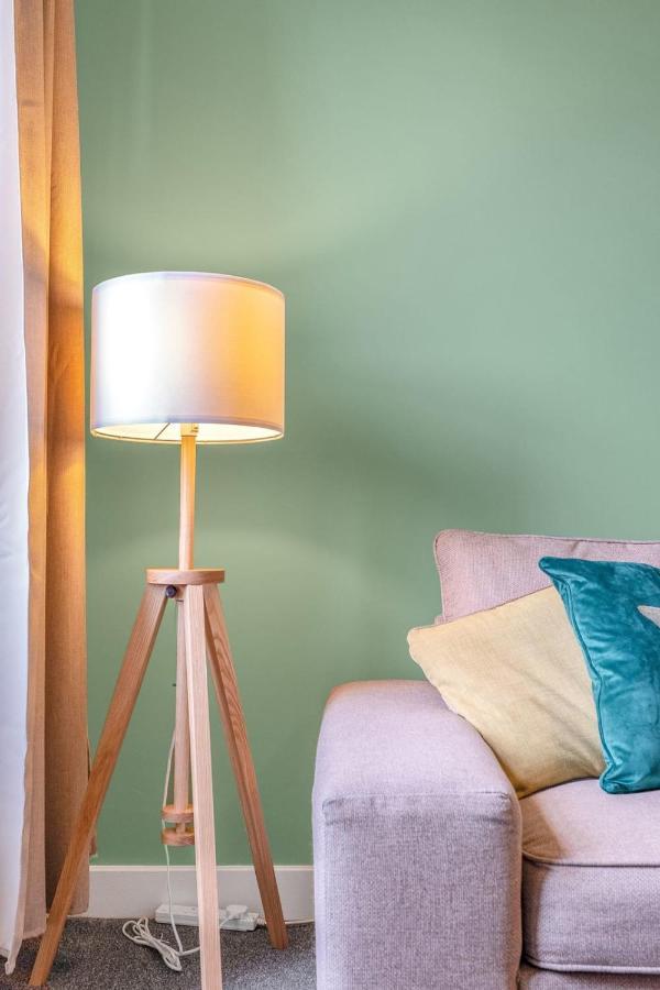 Bright And Quiet Edinburgh Home Bagian luar foto